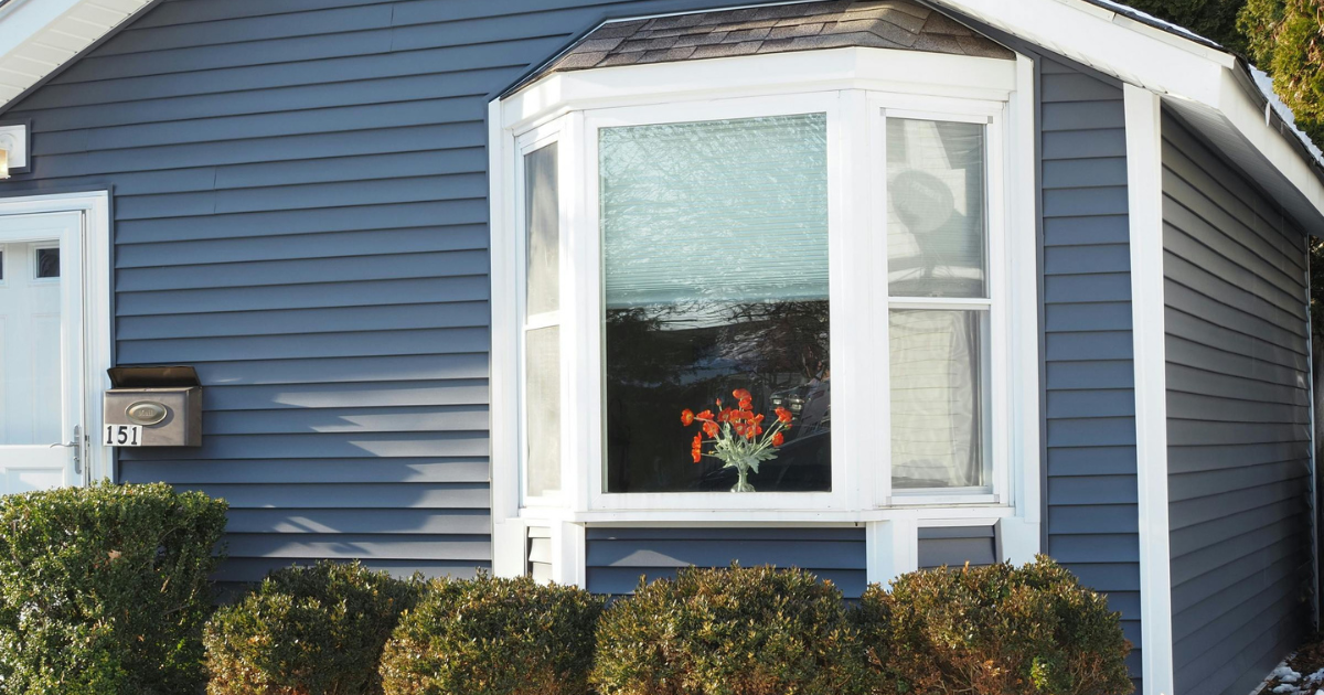 Signs Your Home Needs Exterior Painting (Before Damage Sets In)